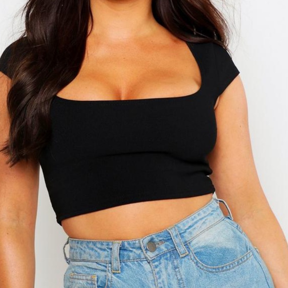 Black square neck crop top